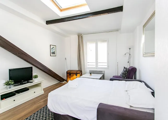 Upper Marais & Pompidou - 1br - Cityapartmentstay شقة *